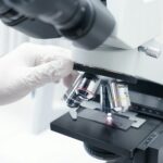 Spersonalizowana szczepionka mRNA na czerniaka przeszła fazę 3 — jak działa technologia Moderny