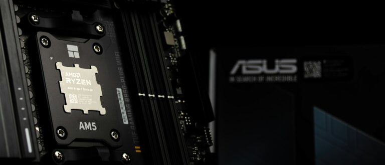 ASUS Ascent QN10 — minikomputer z NPU 80 TOPS, który mieści się w dłoni