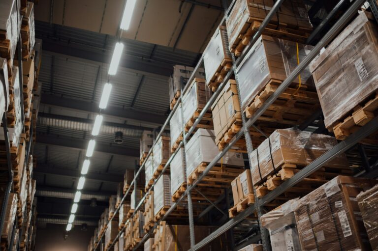 Dwie palety kart RTX 5090 za 1,9 mln zł zniknęły na lotnisku w Brazylii
