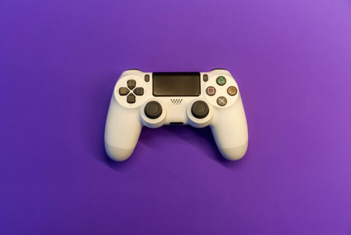 Oszuści przejmują konta PSN przez funkcję rodzinną. Polak stracił 250 gier