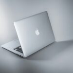 Panasonic wprowadza do Europy laptop z okrągłym gładzikiem. Waży 1,039 kg